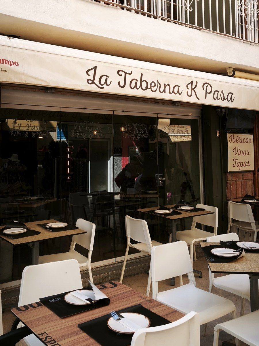 Terraza de La Taberna K Pasa en Calle Carmen, La Carihuela